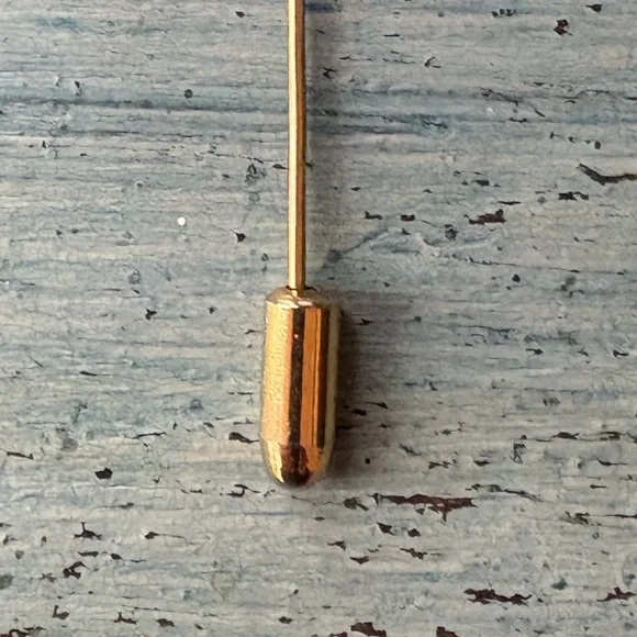 Pretty little gold stick pin with dark red heart, great Valentine’s Day gift - Picture 8 of 10